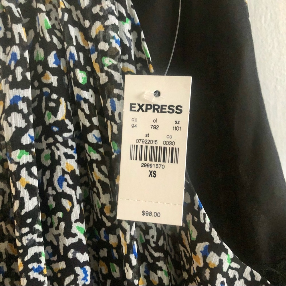 NWT- wide leg jumpsuit from Express- XS - Picture 7 of 11